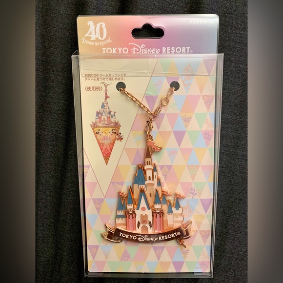 TOKYO DISNEY Resort 40th Anniversary Dream Go Round Cinderella Castle Bag CHARM - Picture 9 of 9